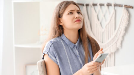 Pourquoi les réseaux récompensent la fragilité exposée ? Pourquoi les réseaux récompensent la fragilité exposée