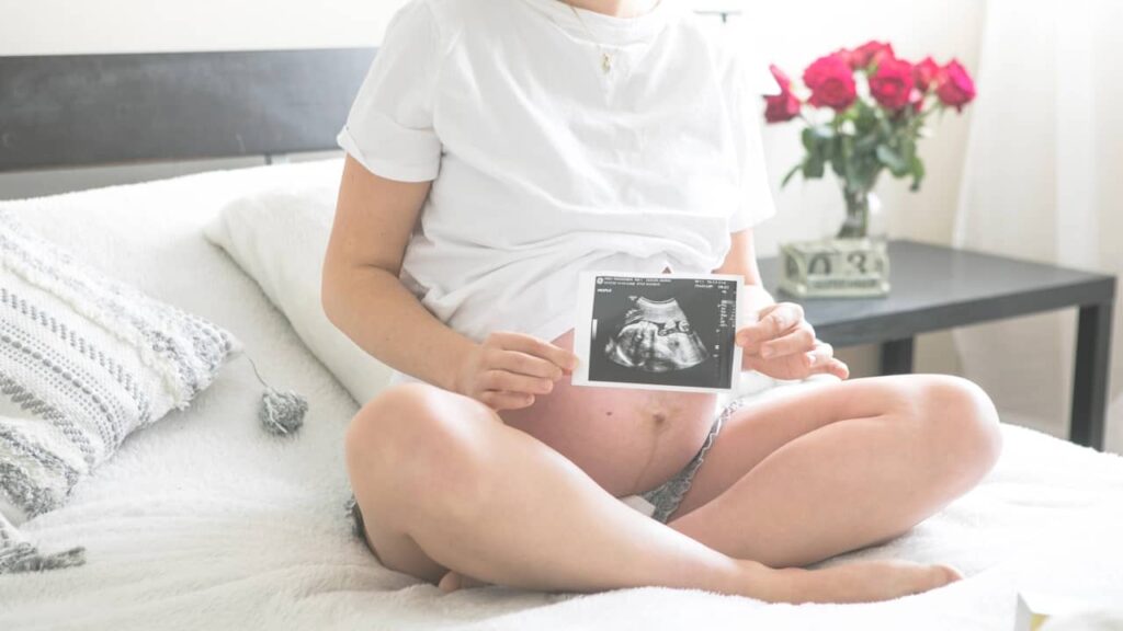 femme enceinte echographie