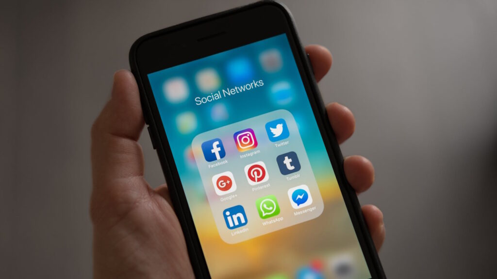 Les réseaux sociaux, amplificateurs d’illusions