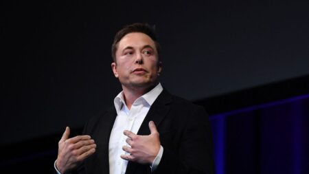 « Un revenu élevé universel, via des chèques émis par le gouvernement.. » est le meilleur moyen pour éviter la pauvreté causée par l’IA, selon Elon Musk Elon Musk défend le revenu universel