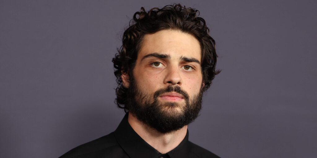 Noah Centineo dans la peau de John Rambo