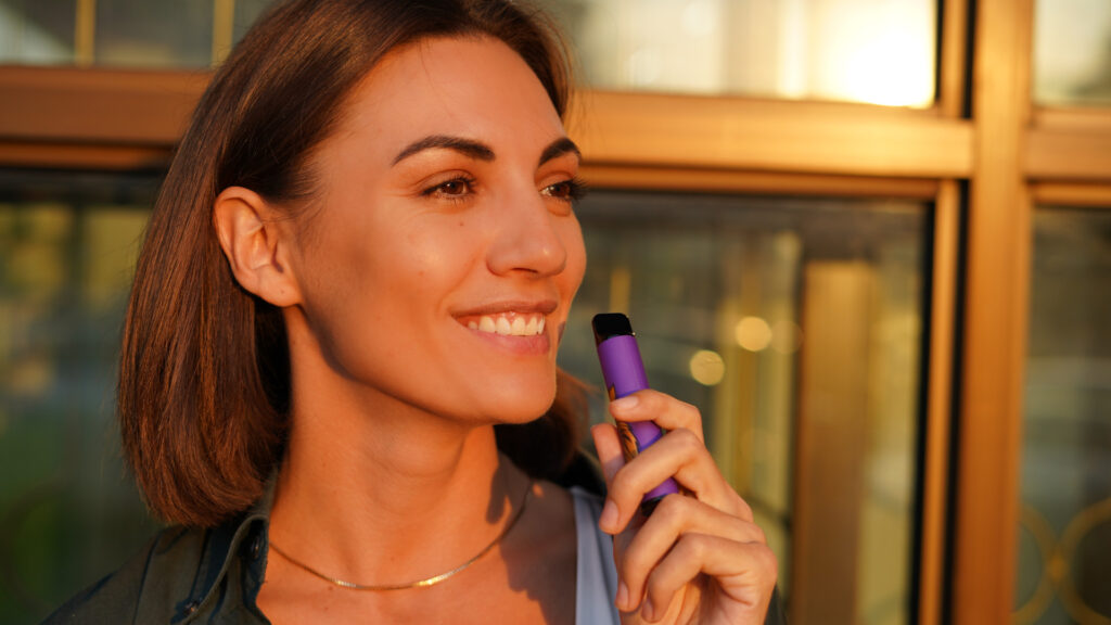 Fin des puffs jetables : et si vous passiez aux puffs rechargeables ?