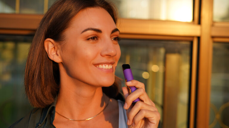 Fin des puffs jetables : et si vous passiez aux puffs rechargeables ?