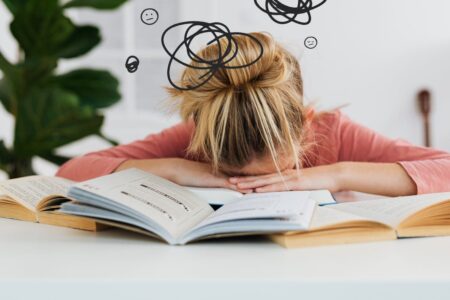 La procrastination n’est pas de la paresse : la neuroscience l’explique enfin La procrastination