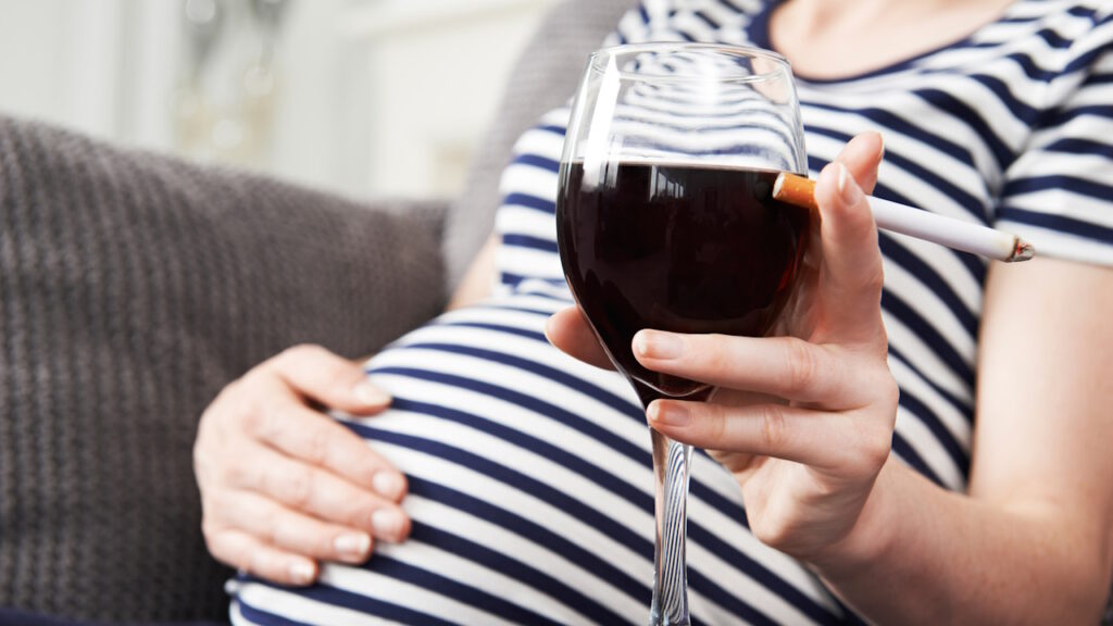 Boire de l’alcool et fumer