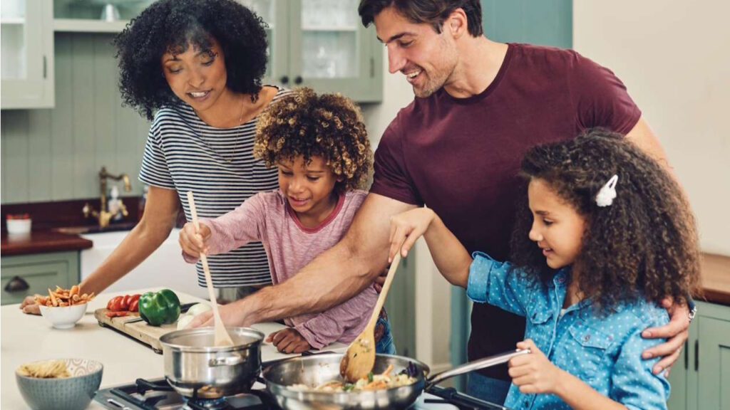 Impliquer l’enfant dans la vie familiale