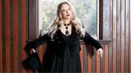 Découvrir Leigh Bardugo avec 5 livres Leigh Bardugo