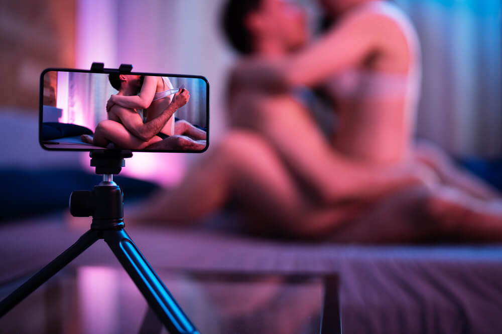 Un couple qui fait du sexcam