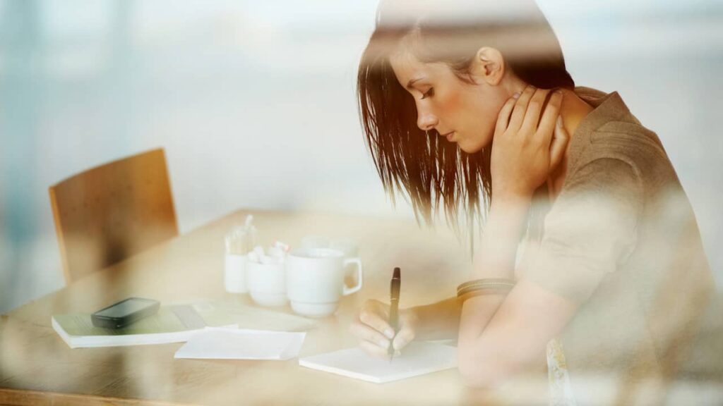 femme ecriture journaling