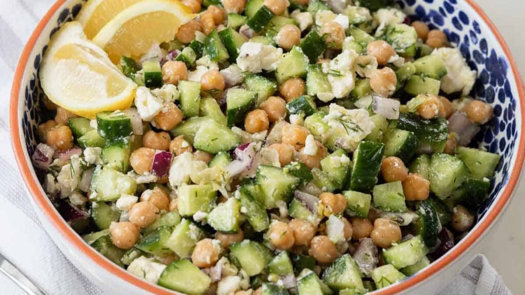 Salade pois chiches, feta et concombre