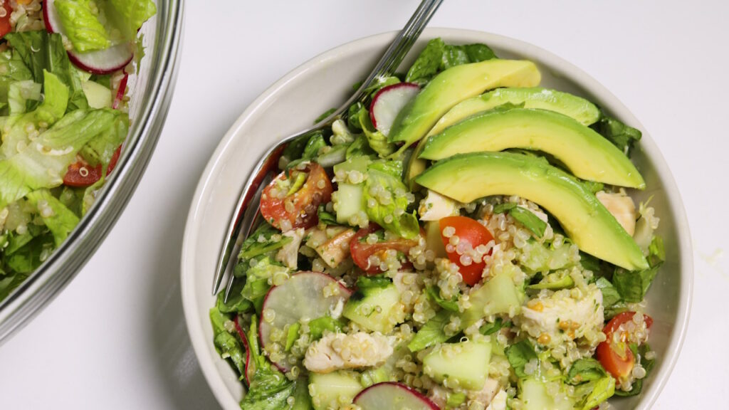 Salade poulet, avocat et quinoa