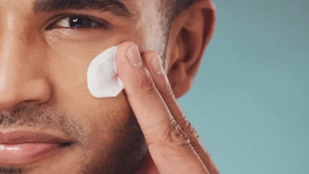 Routine solaire pour homme : comprendre et adopter les filtres coréens Routine solaire pour homme : comprendre et adopter les filtres coréens