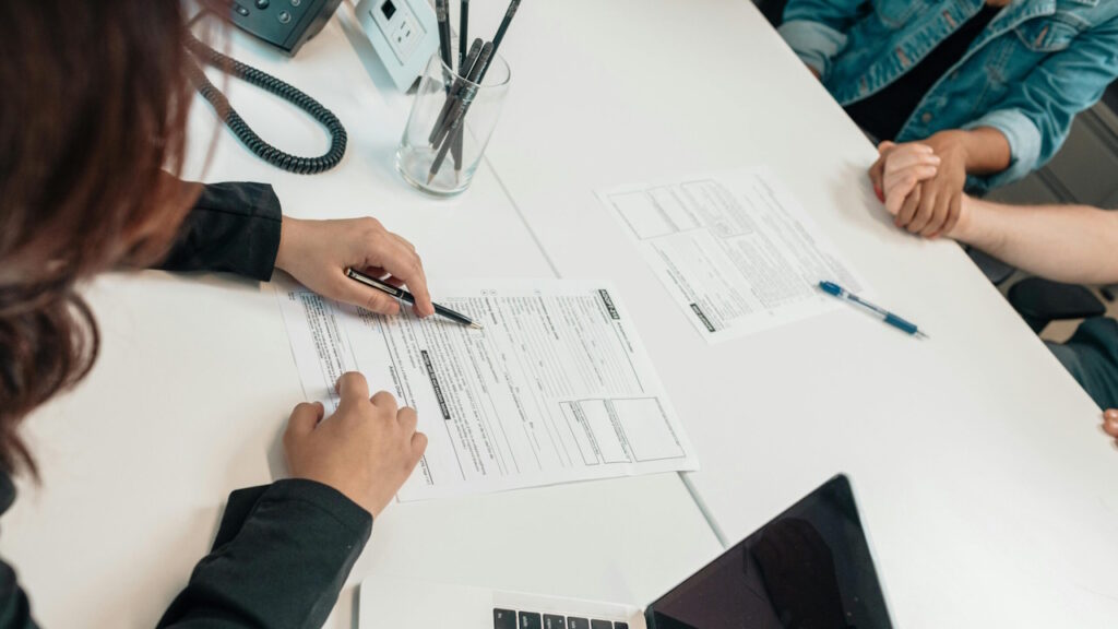 Comment vérifier les aides auxquelles on peut avoir droit