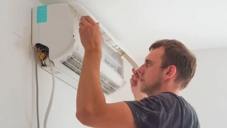 Vous êtes locataire ? Installer un climatiseur sans l’accord du propriétaire peut vous coûter votre dépôt de garantie Climatiseur locataire : le risque sur votre dépôt de garantie