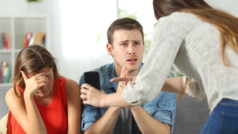 couple amis dispute