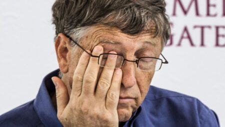 Affaire Epstein : Bill Gates subit les premières conséquences et fait perdre des milliards à sa fondation Bill Gates subit les premières conséquences