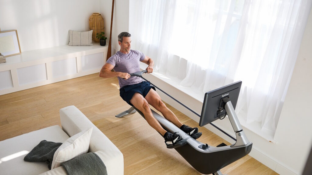 Le rameur pour solliciter de nombreux muscles
