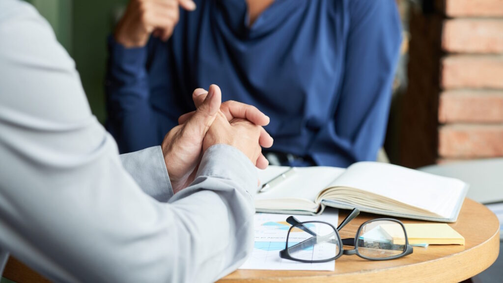 Les métiers liés à l’accompagnement humain resteront essentiels