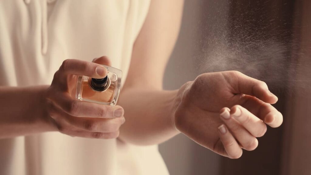femme asperge parfum