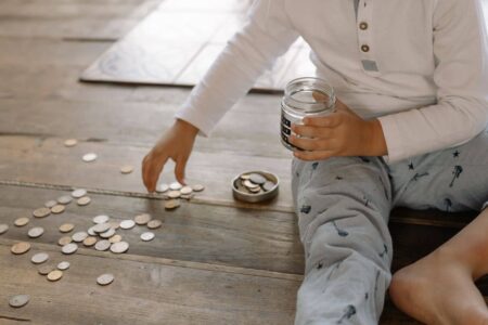 Faut-il parler d’argent avec ses enfants ? Ce que dit vraiment l’éducation financière Parler de l'argent avec les enfants