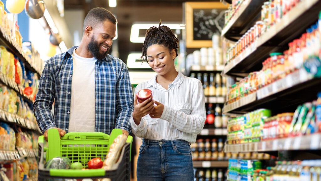 Comparer les produits plutôt que choisir systématiquement le moins cher