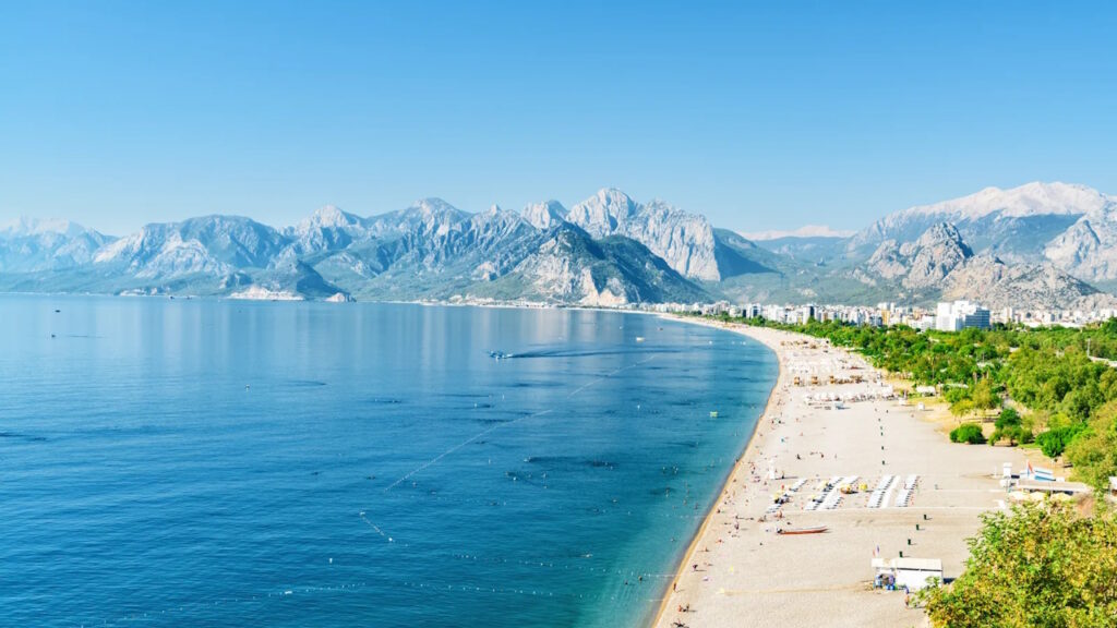 La Turquie pour ses eaux turquoise et ses petits prix