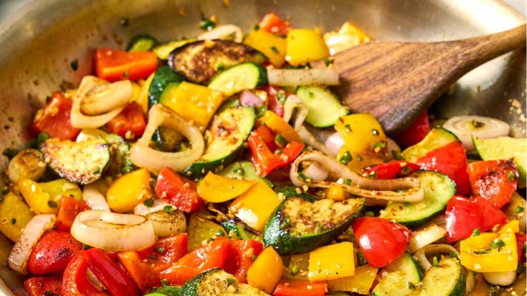 Préparer une grande poêlée de légumes