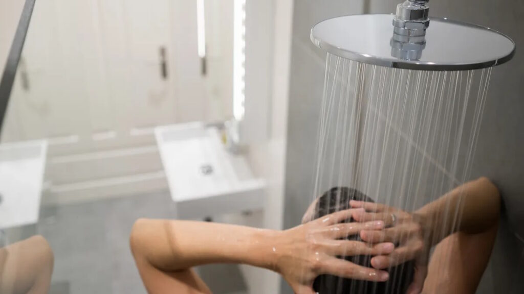 Rester trop longtemps sous l’eau peut aussi poser problème