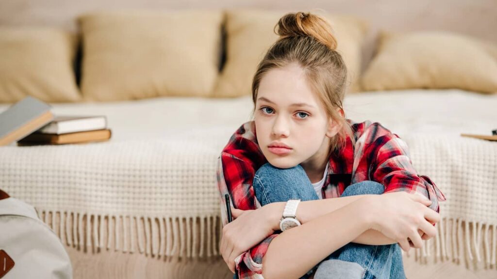 jeune fille pensive