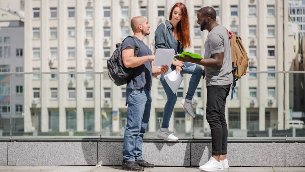 trois etudiants