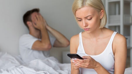 Ce que notre téléphone change réellement dans notre façon de vivre les relations Ce que notre téléphone change réellement dans notre façon de vivre les relations