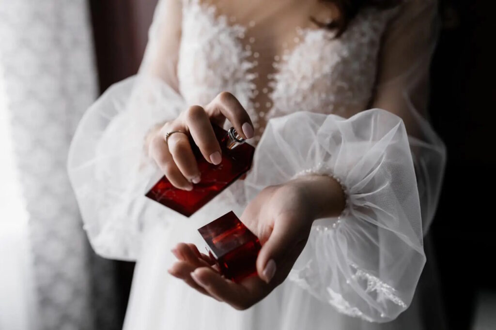 Combien de fois faut-il remettre du parfum dans la journée
