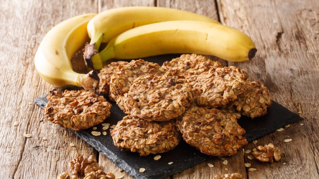 Cuisinez des biscuits à la banane et aux flocons d'avoine