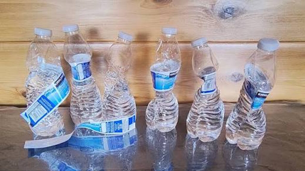 Les bouteilles d’eau en plastique