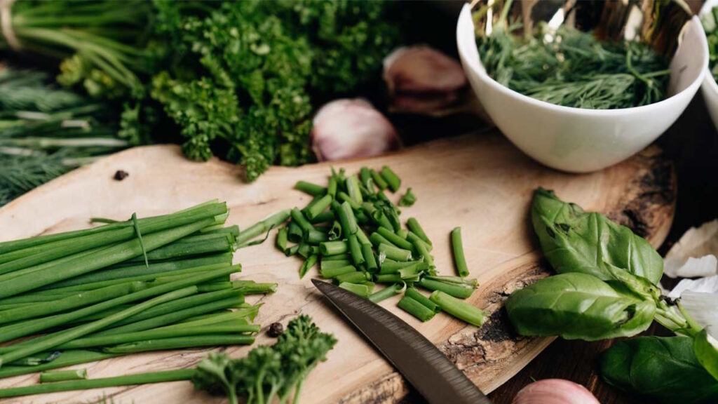 Les herbes aromatiques fatiguées peuvent parfumer vos plats