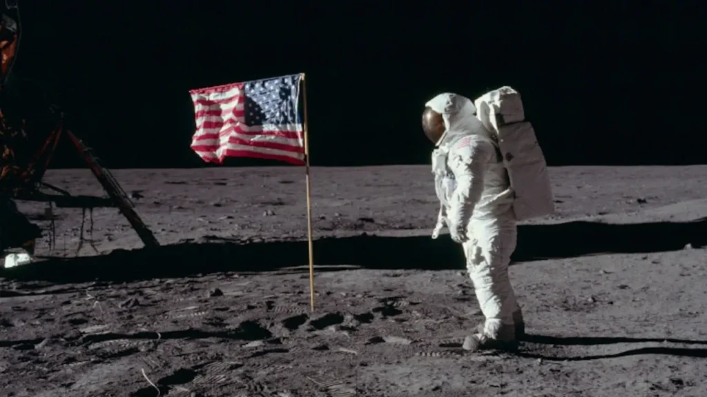 Neil Armstrong n’a jamais marché sur la Lune : parodie