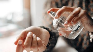 Pourquoi votre parfum ne tient pas longtemps et comment améliorer sa tenue
