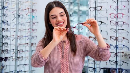 Cette société ouvre un magasin IA sans vendeur : les lunettes se vendent mieux que prévu Rokid ouvre à Hong Kong un magasin sans vendeur : les lunettes IA en libre-service