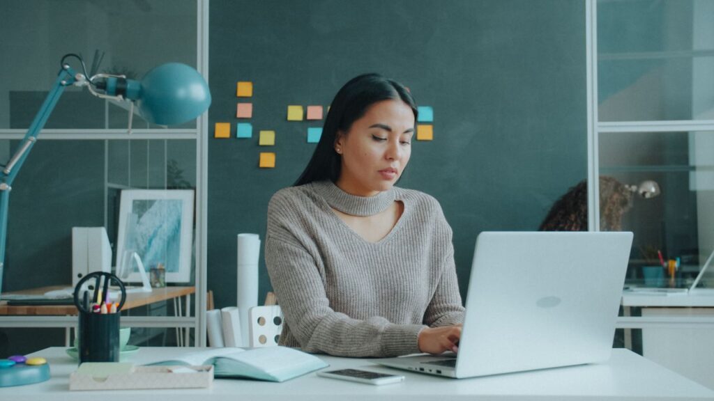4 habitudes contre-intuitives qui rendent le travail plus efficace 4 habitudes contre-intuitives qui rendent le travail plus efficace